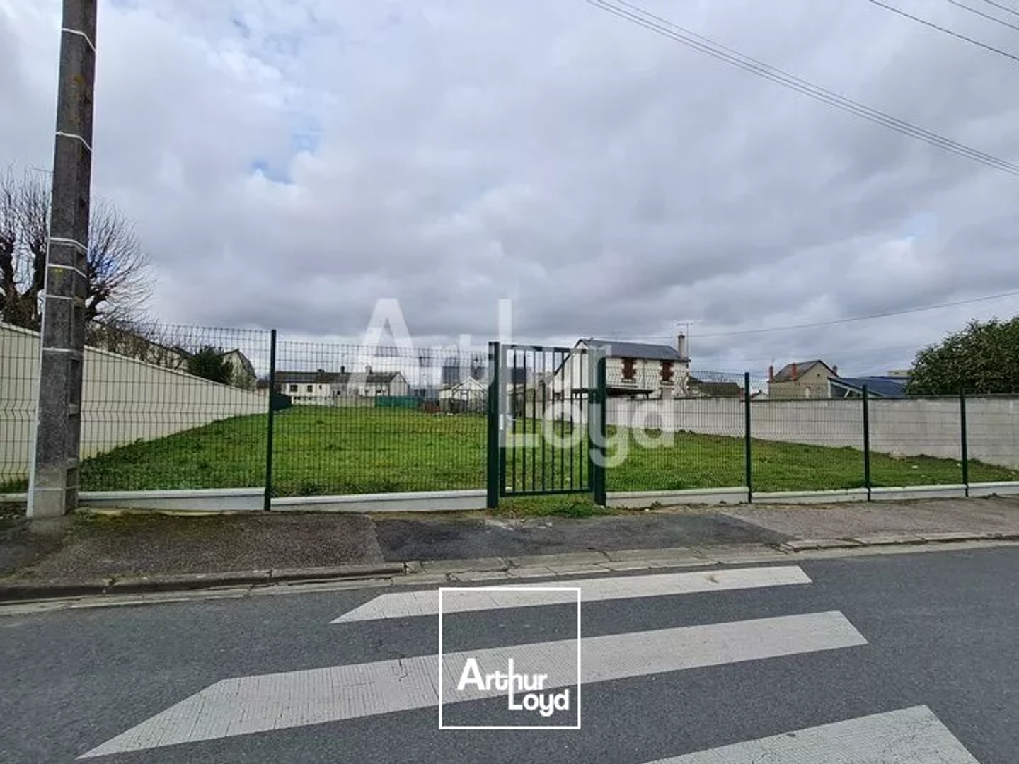 ISSOUDUN - A VENDRE TERRAIN 1 693m² - 2116