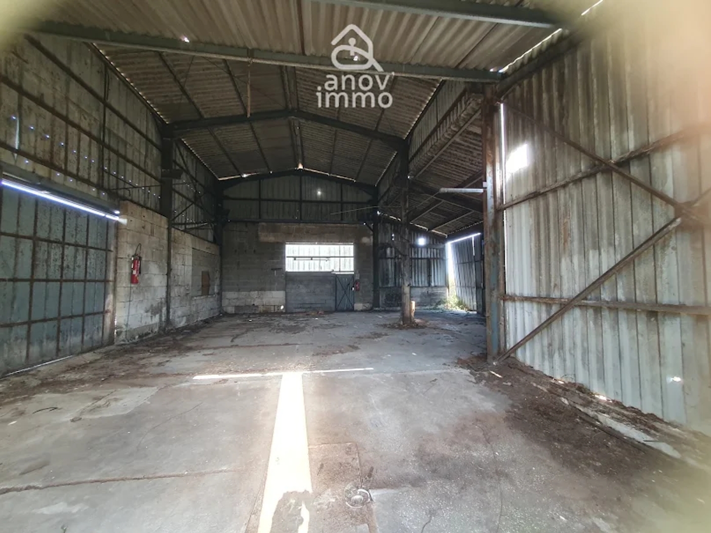 Locaux à vendre - 2 pièces - 200m2 - Chassors (16200)
