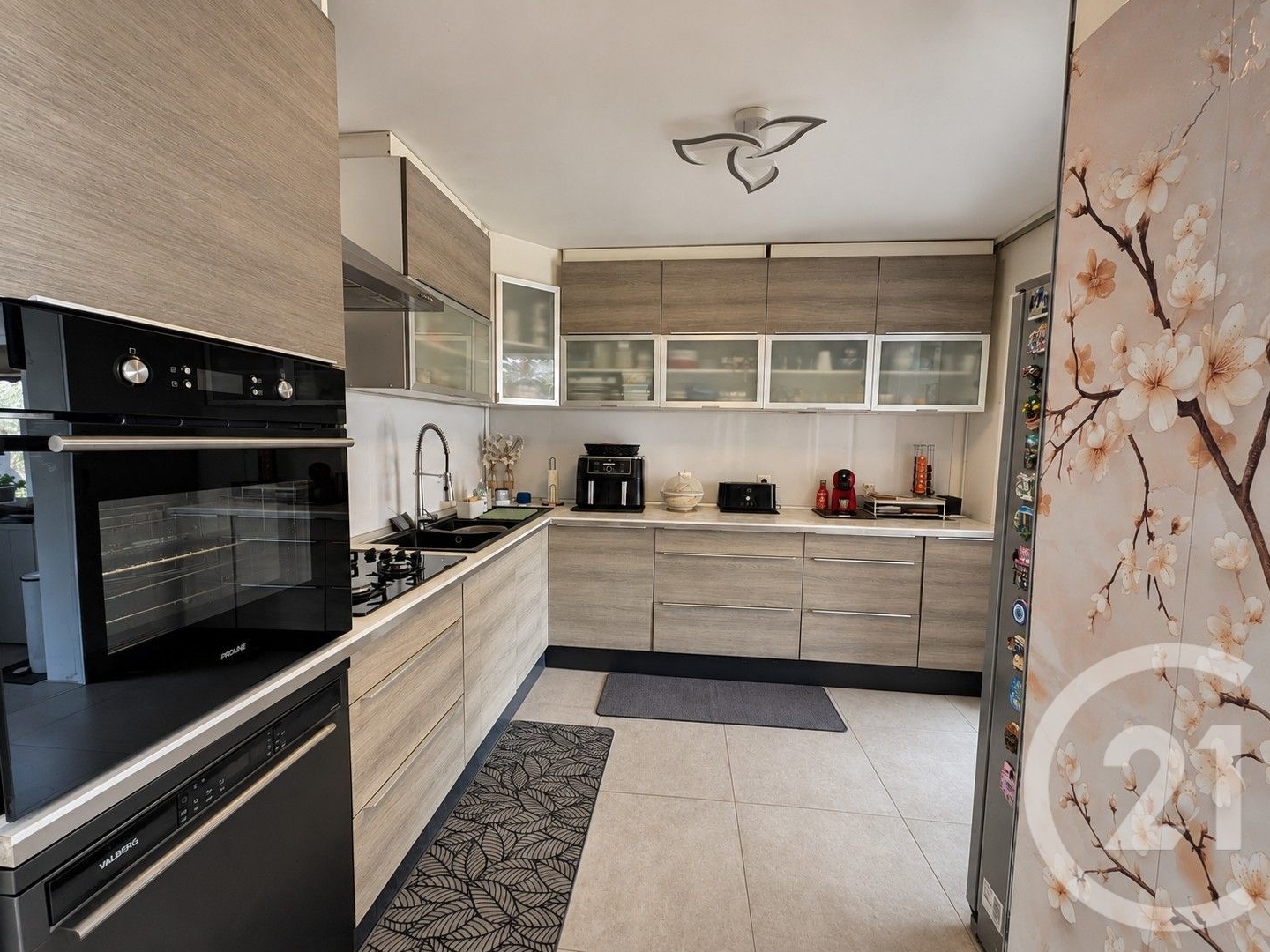 Maison 10 pièces 245 m²