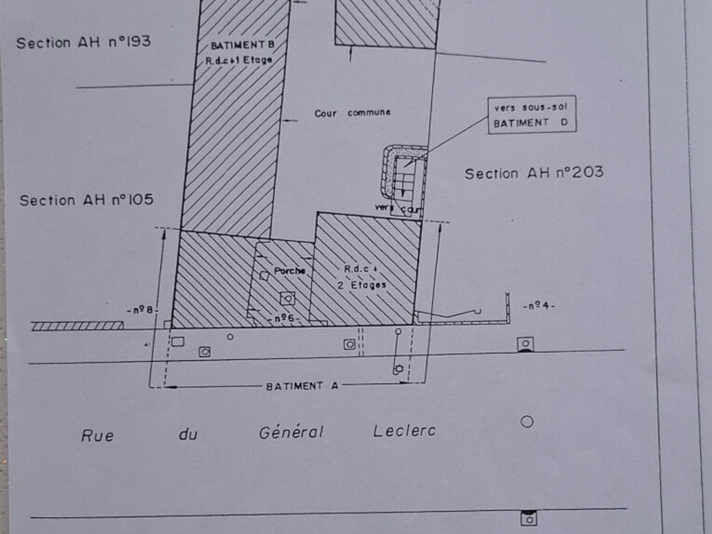 Immeuble à vendre - 11 pièces - 363m2 - Corbeil-Essonnes (91100)