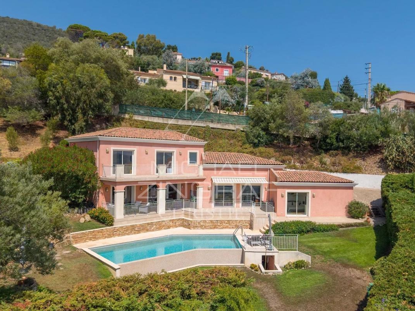 Maison à vendre - 6 pièces - 204m2 - Mandelieu-La-Napoule (06210)
