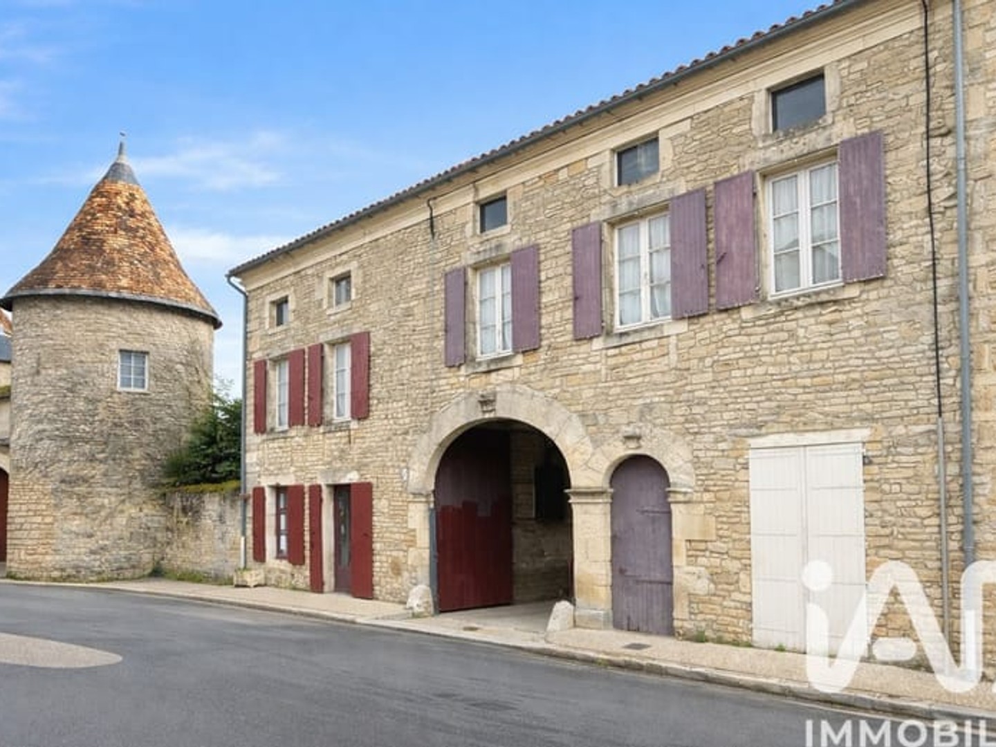 Maison avec appartements 313 m²
