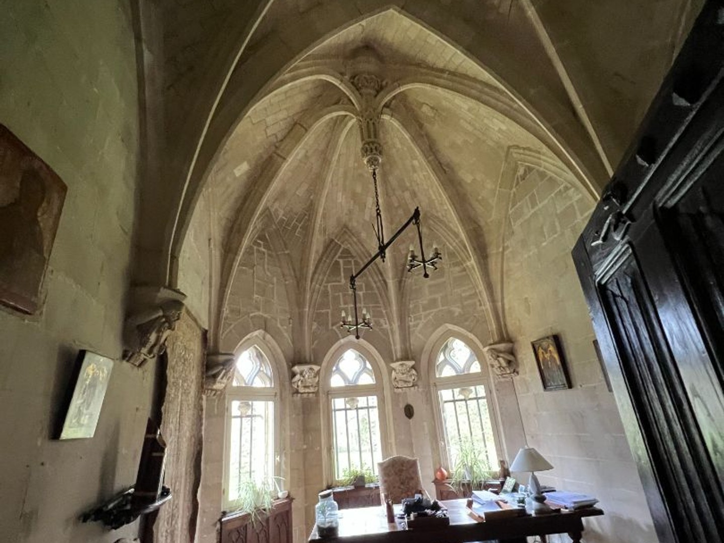 A vendre , Chaufour -lès -Bonnières ( 78270 ) , chateau 755 m2 habitables , 28 pièces , 12 chambres , terrain 268 000 m2