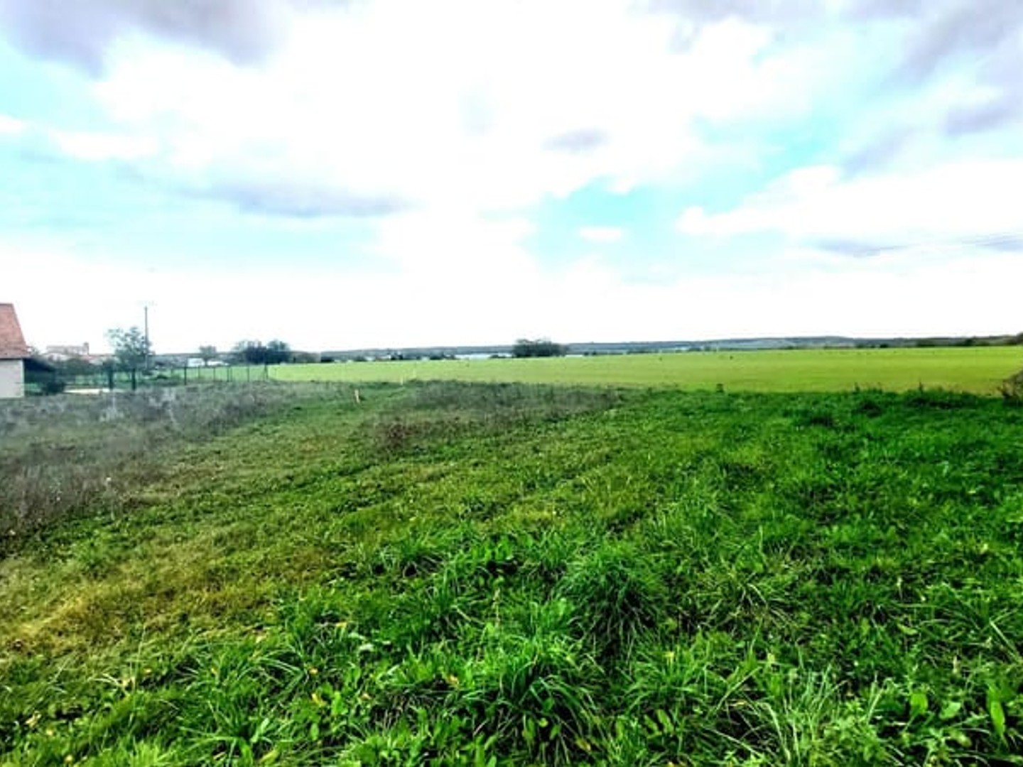Terrain 835 m²