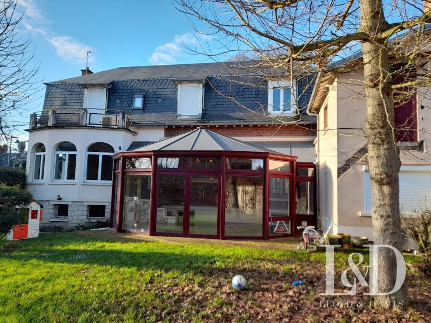 Maison 13 pièces 231 m²