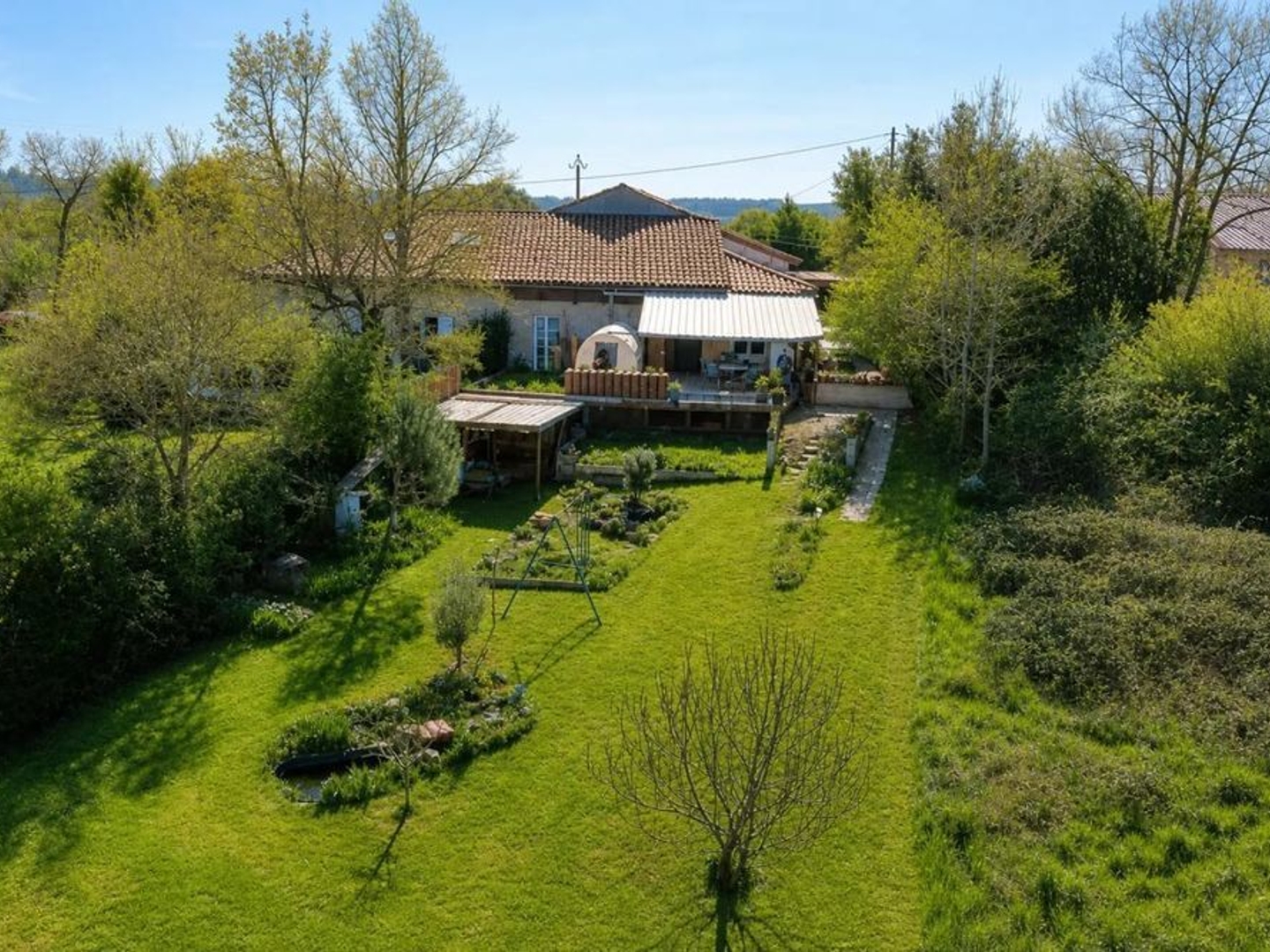 Maison en pierre 4 pièces avec jardin à Augnax
