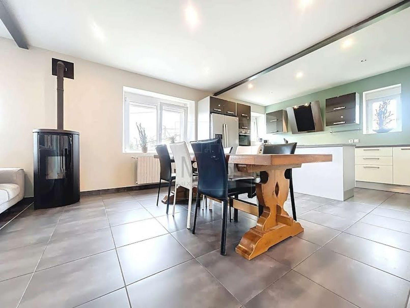 Maison 2 pièces 183 m²