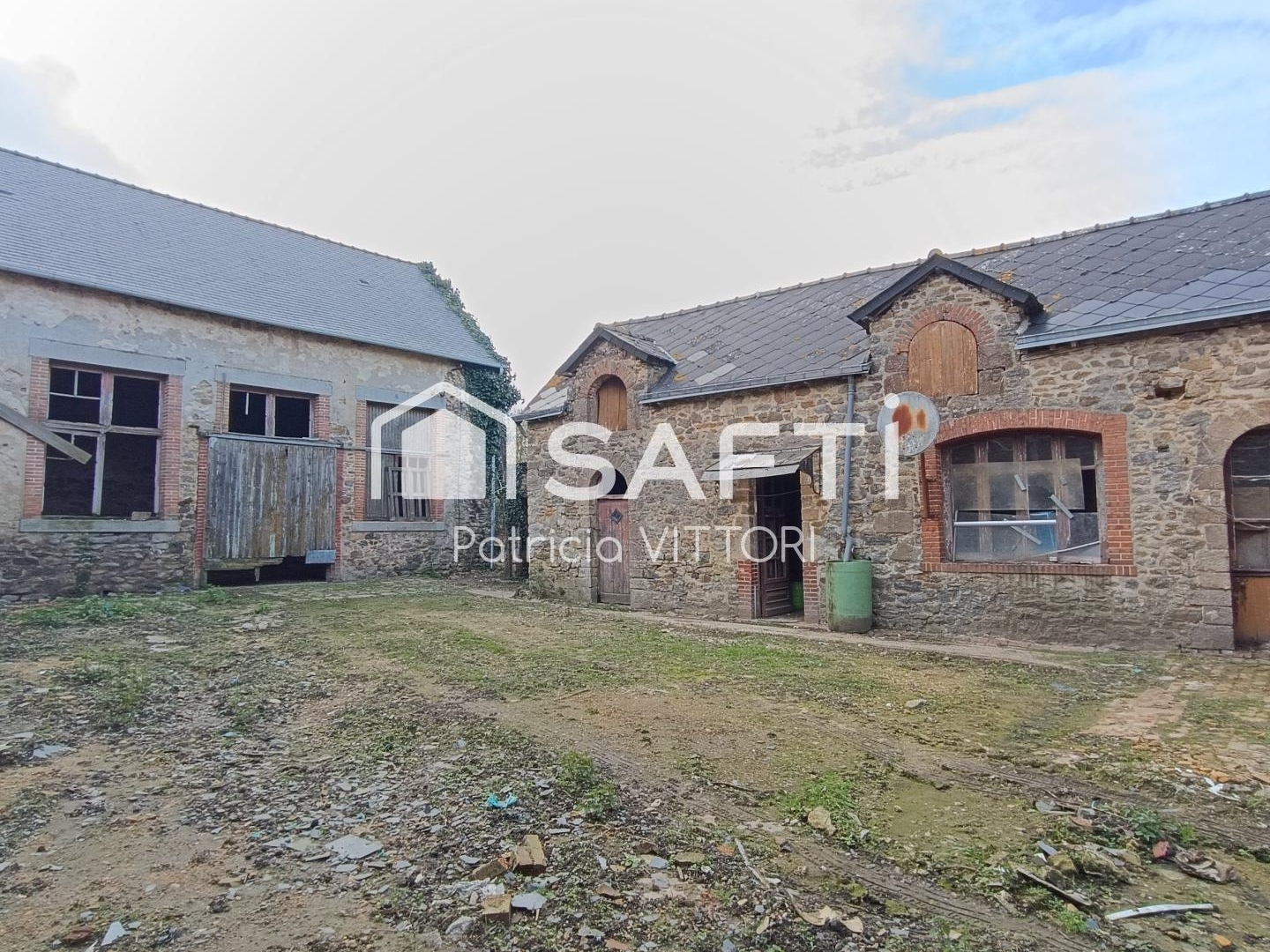 Immeuble à vendre - 6 pièces - 250m2 - La Baconnière (53240)