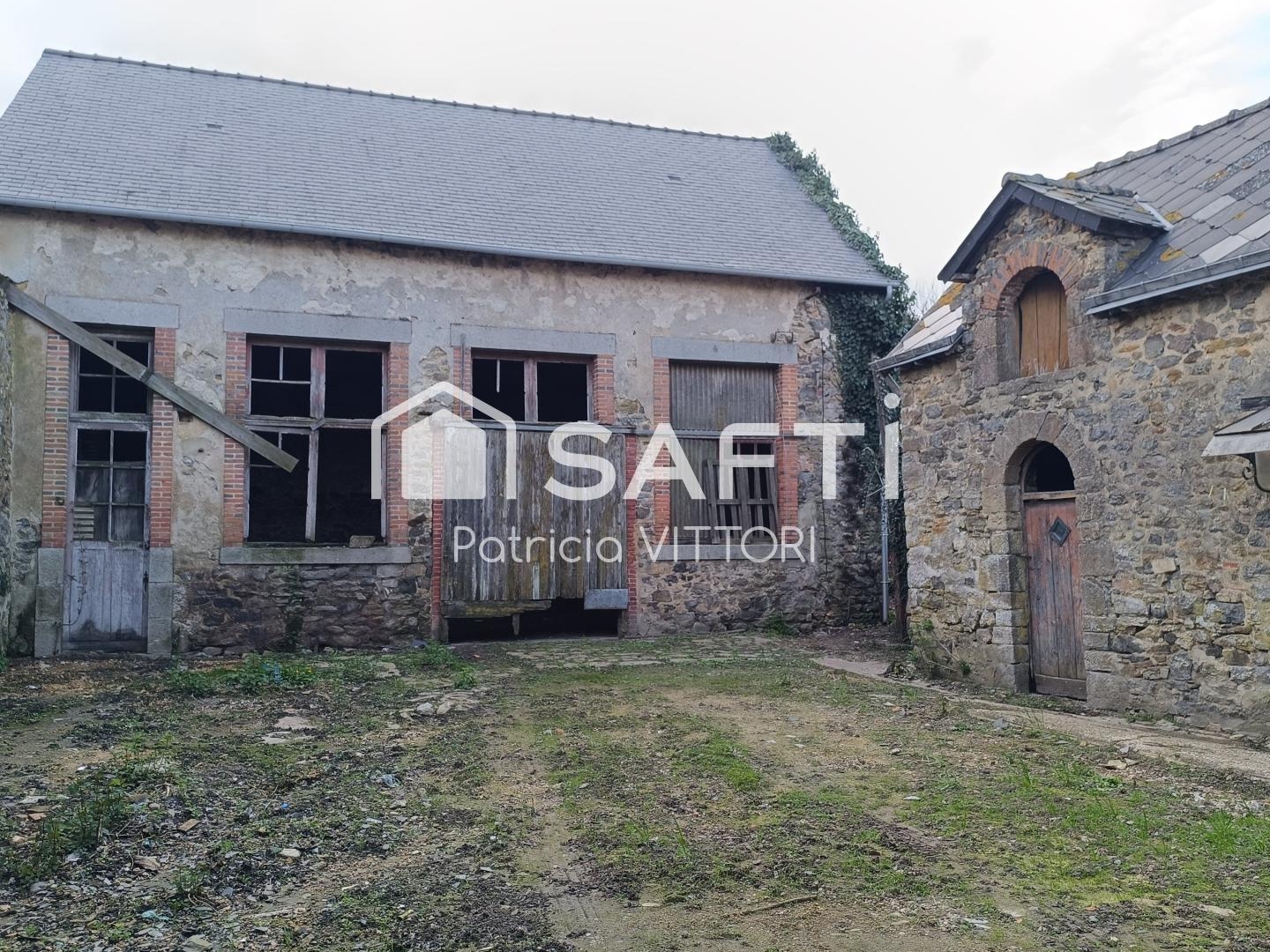 Immeuble à vendre - 6 pièces - 250m2 - La Baconnière (53240)