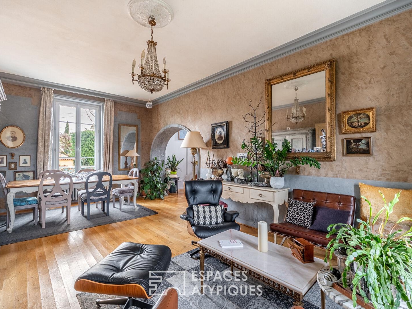 Maison à vendre - 8 pièces - 320m2 - Villefranche-Sur-... (69400)