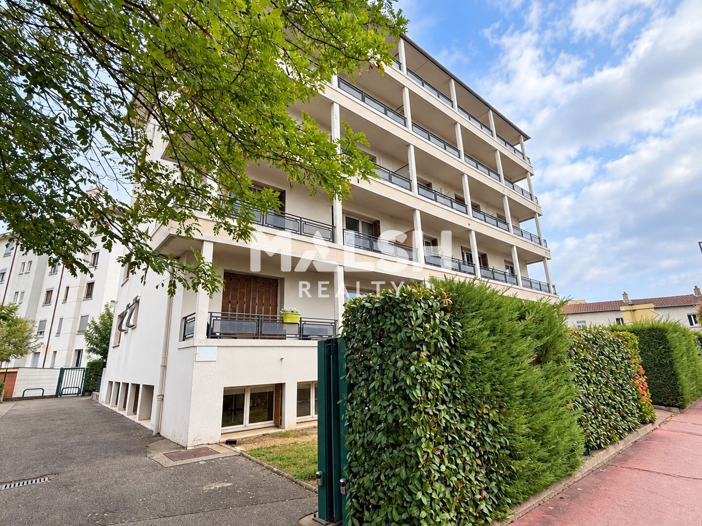 Bureau 114 m²