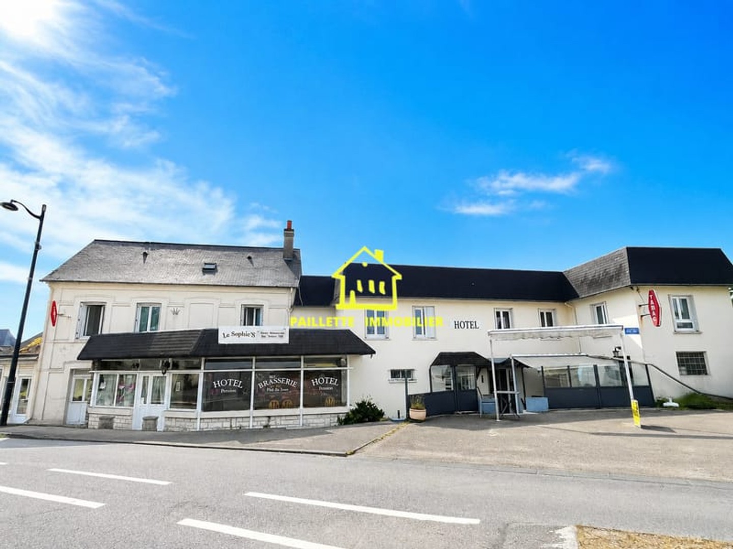 Local commercial 680 m²