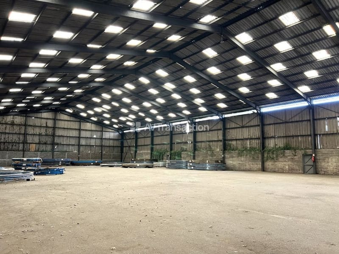 Locaux à vendre - 5610m2 - Rouen (76000)