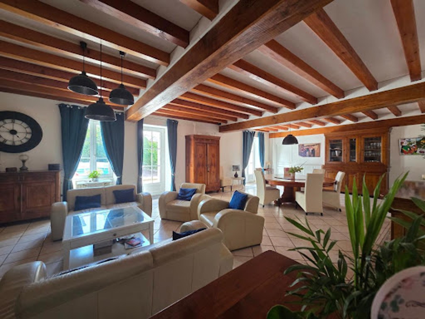 Maison à vendre - 6 pièces - 277m2 - La Chaussée (86330)