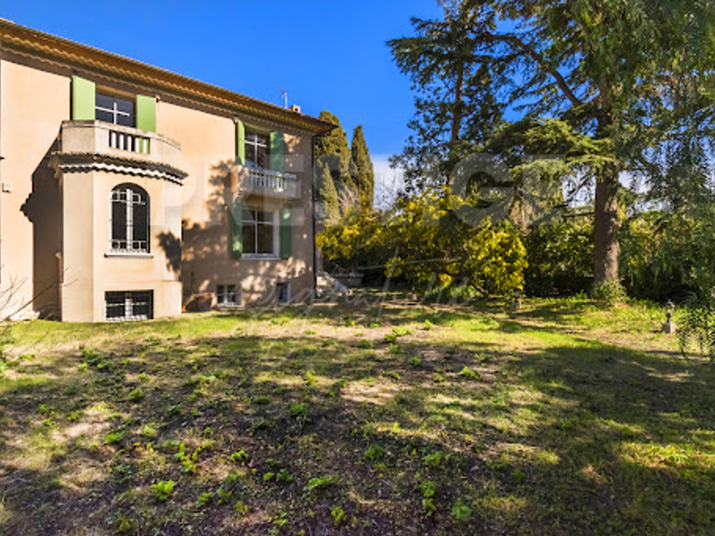 Villa 7 pièces 170 m²