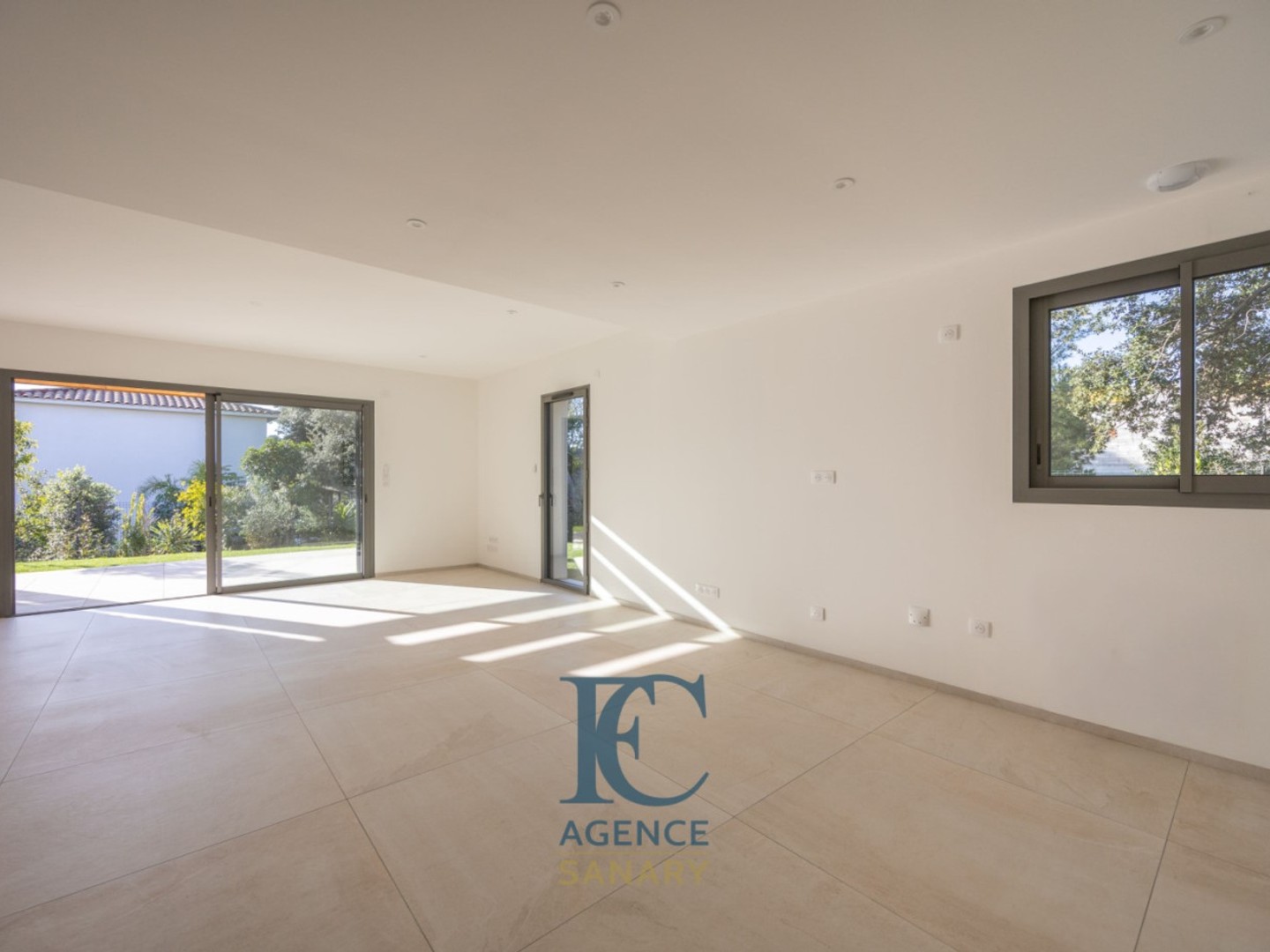 Maison à vendre - 4 pièces - 115m2 - Six-Fours-Les-Plages (83140)