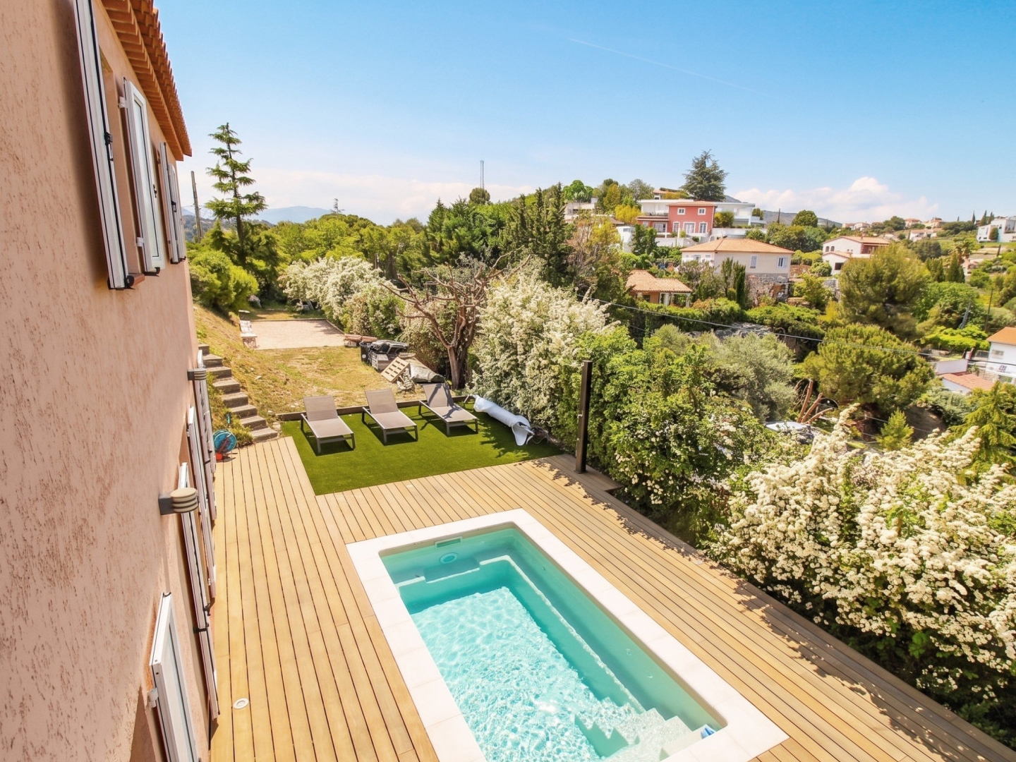 MAISON INDIVIDUELLE RÉCENTE - Secteur SAINT-PIERRE DE FÉRIC / COSTIÈRES - VUE DÉGAGÉE ET CALME avec PISCINE