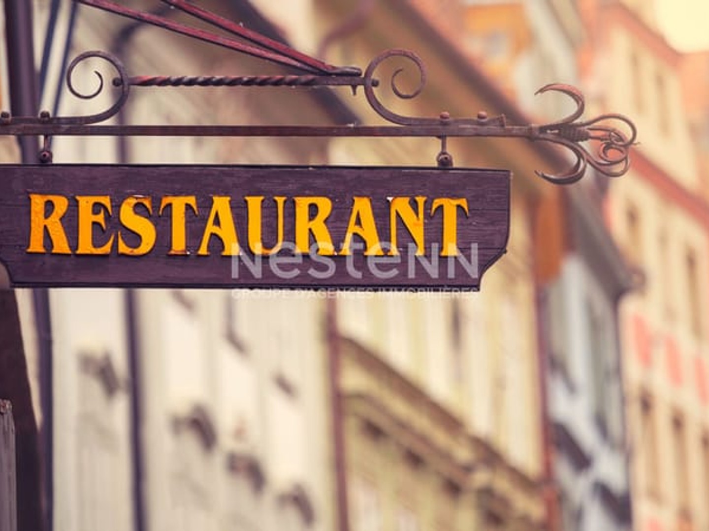 Immeuble commercial 400 m²