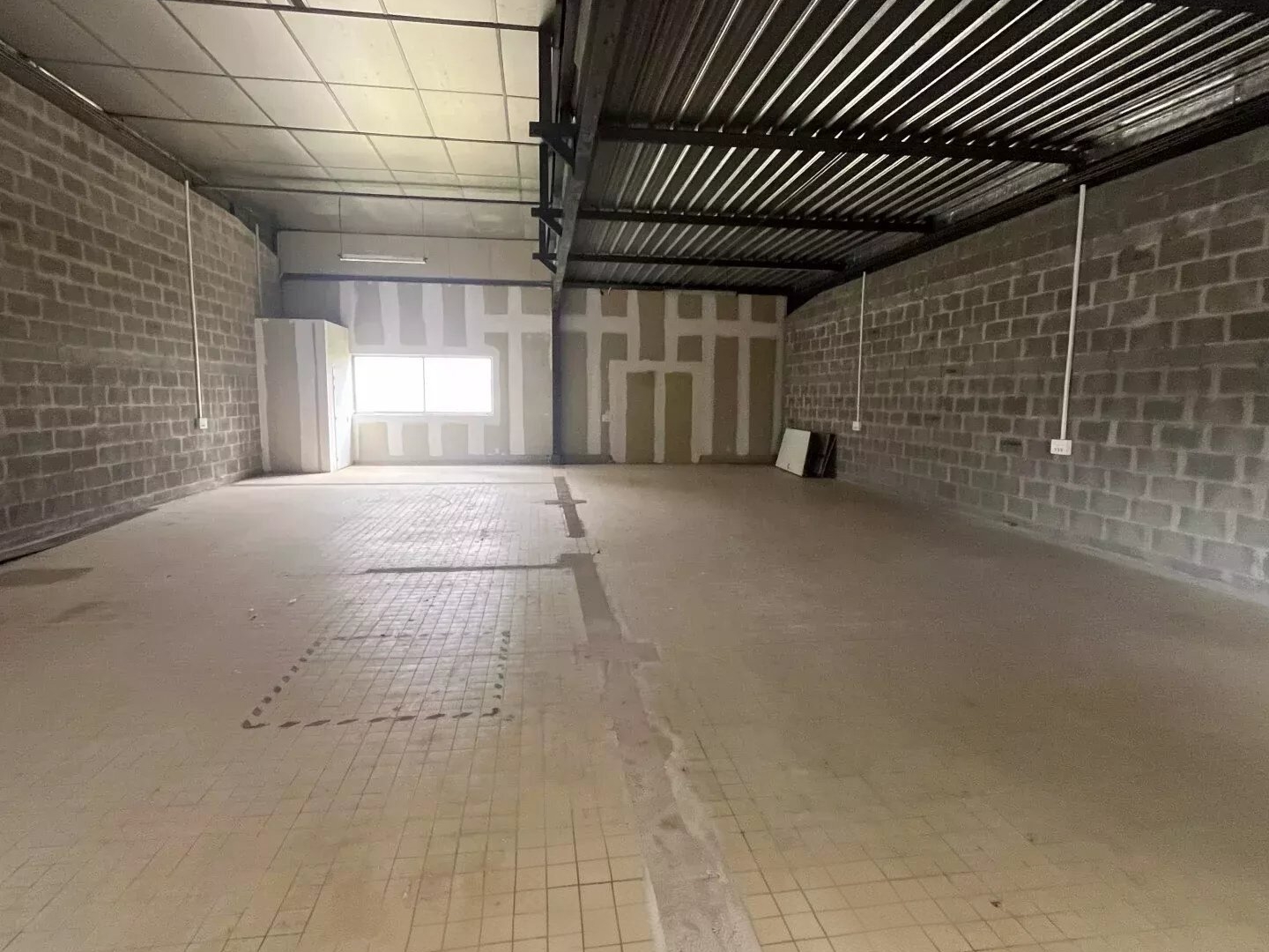 Locaux d'activité 199m2 Douvres la Délivrande