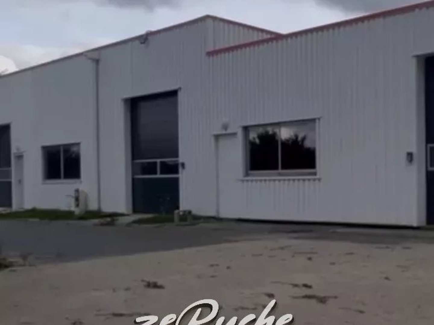 Locaux à vendre - 208m2 - Douvres-La-Délivr... (14440)
