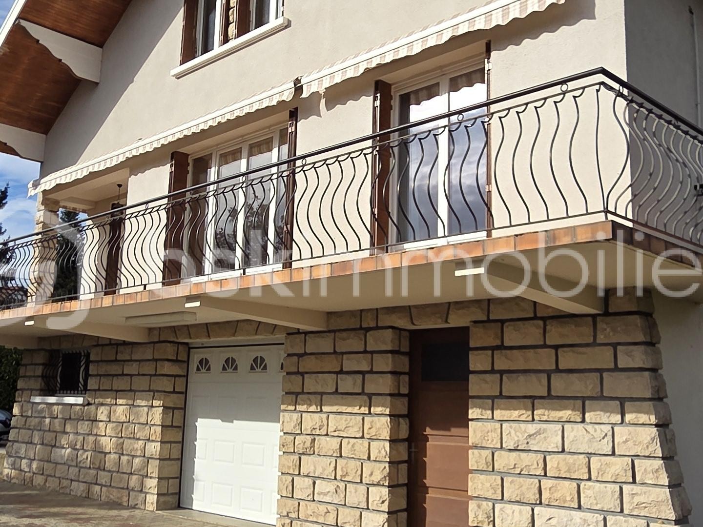 Maison 6 pièces 230 m²