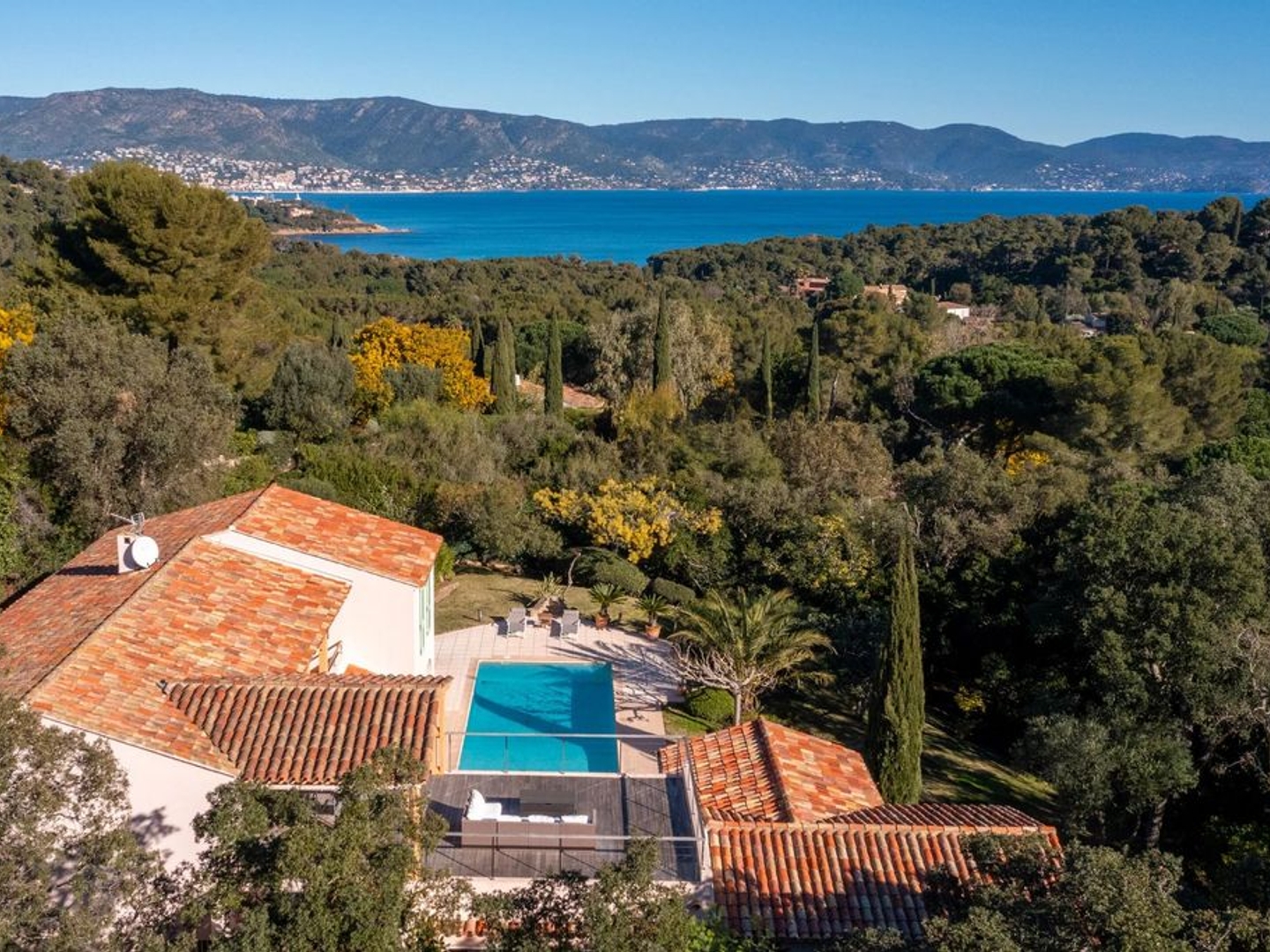 Maison à vendre - 8 pièces - 272m2 - Bormes-Les-Mimosas (83230)
