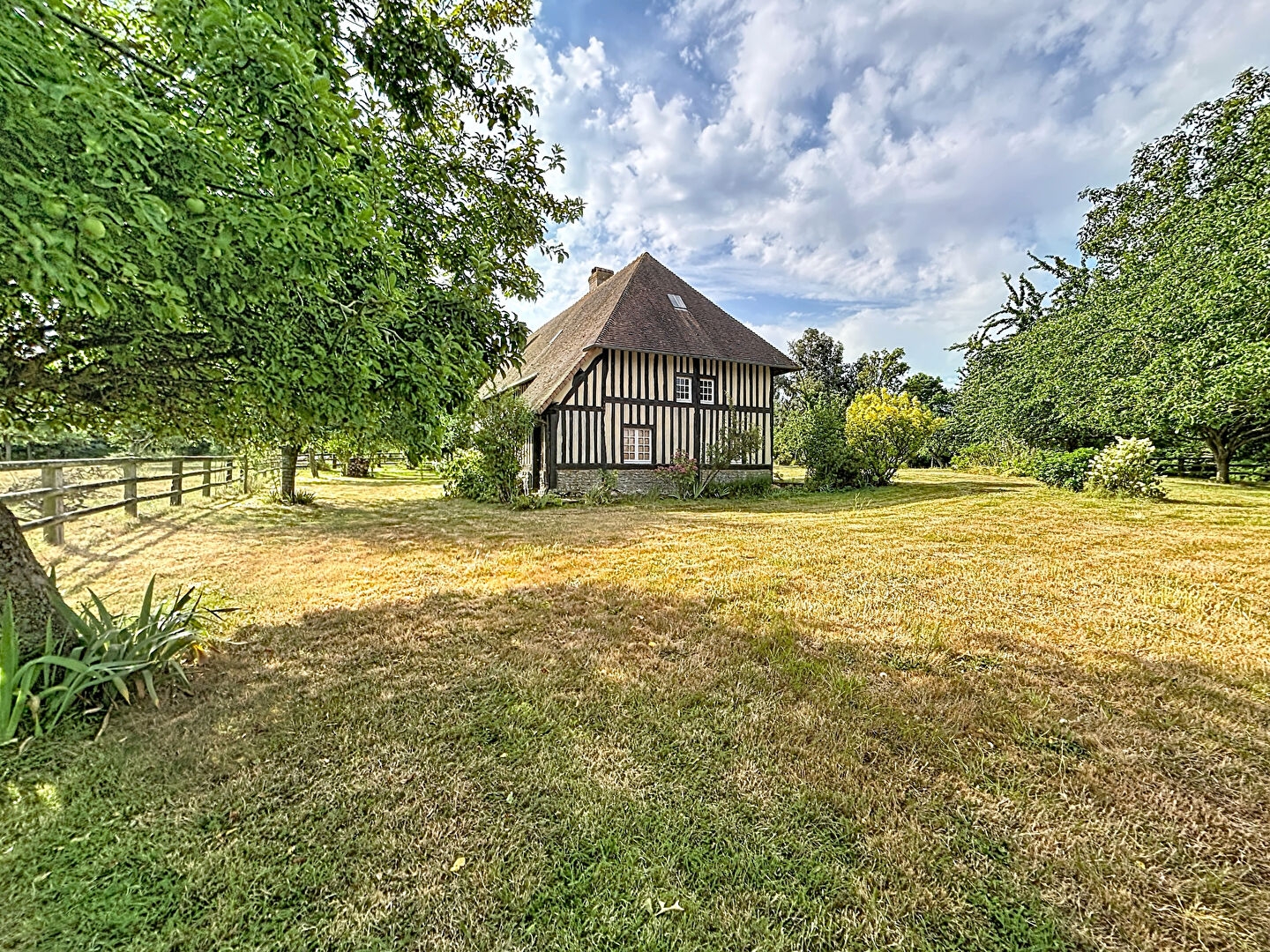 Maison à vendre - 7 pièces - 185m2 - Castillon-En-Auge (14140)