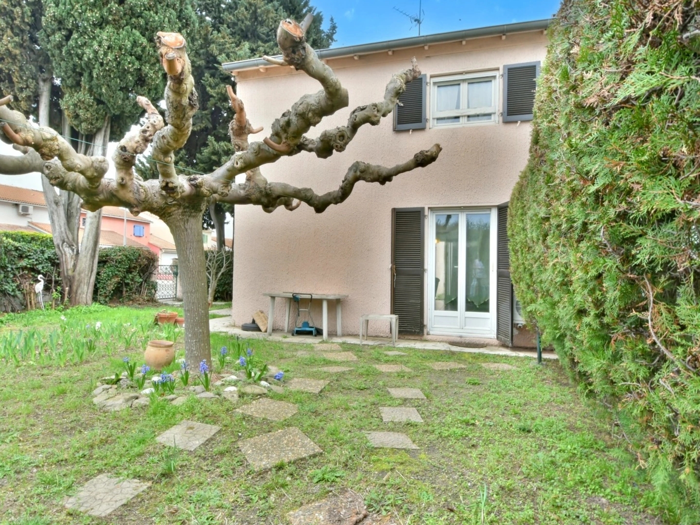 Maison à vendre - 4 pièces - 87m2 - Nîmes (30000)