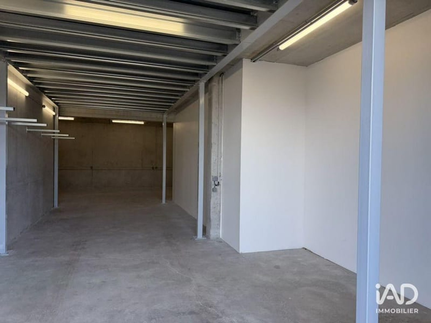 Magasin à vendre - 650m2 - Poisy (74330)