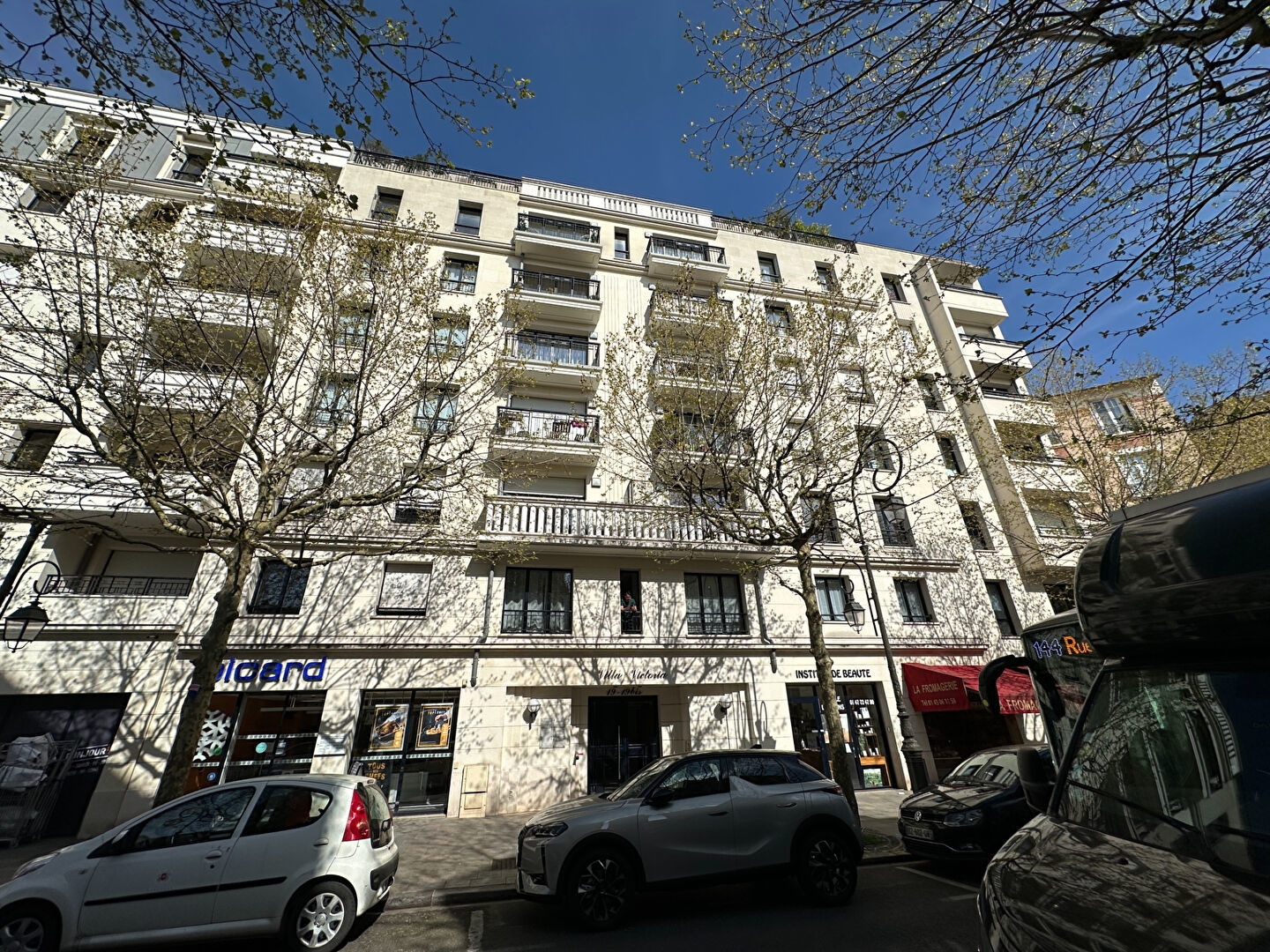 Parking / SURESNES / CARON - JAURES