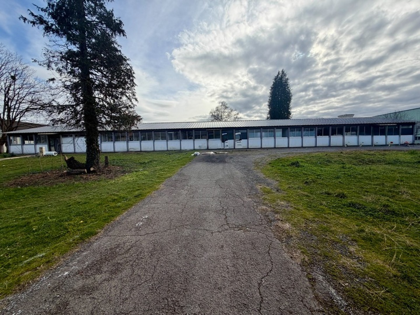 Dpt Hautes Pyrénées (65), à vendre TARBES Bâtiment