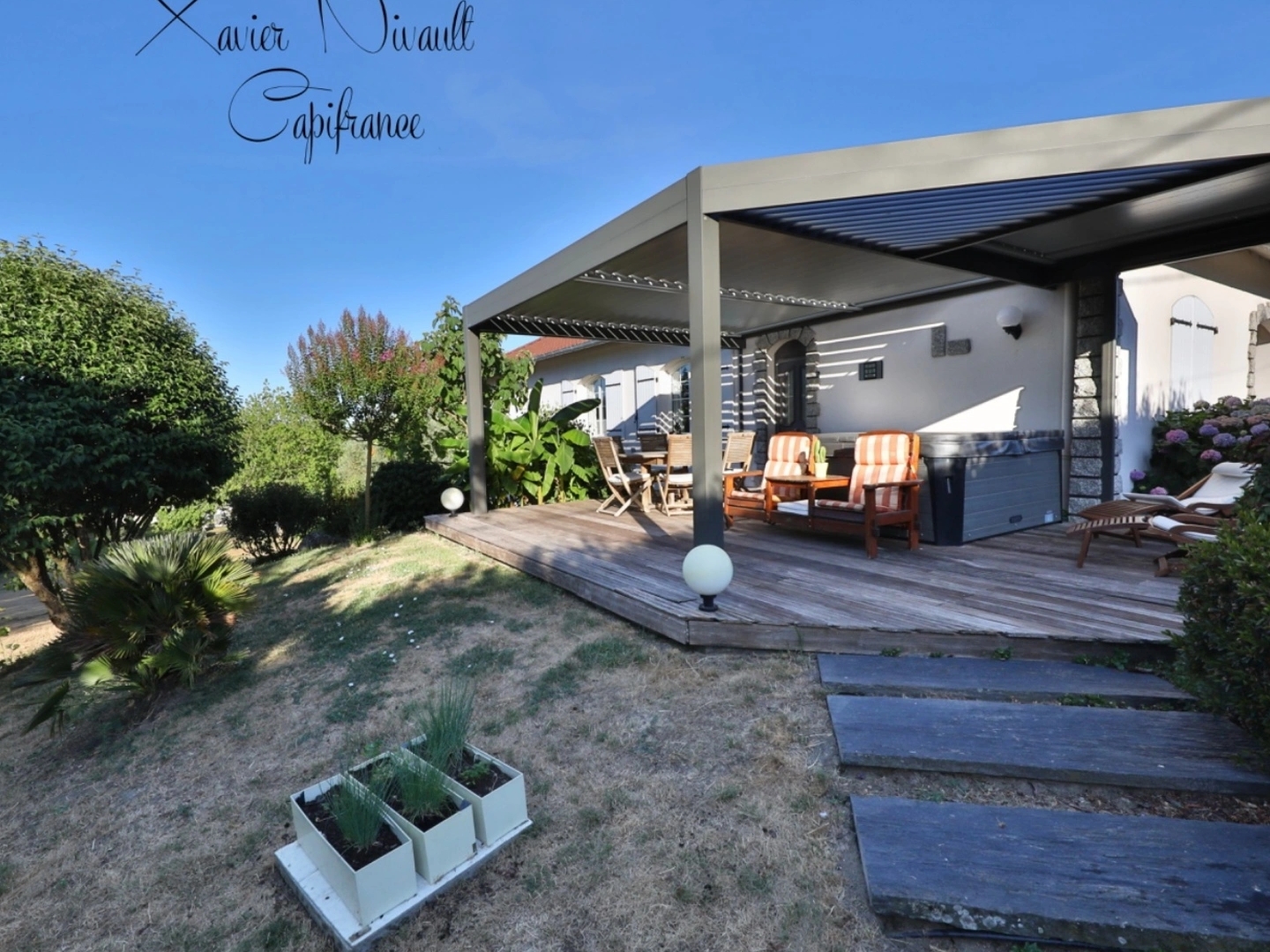 Maison à vendre - 10 pièces - 305m2 - Moncoutant-Sur-Sèvre (79320)