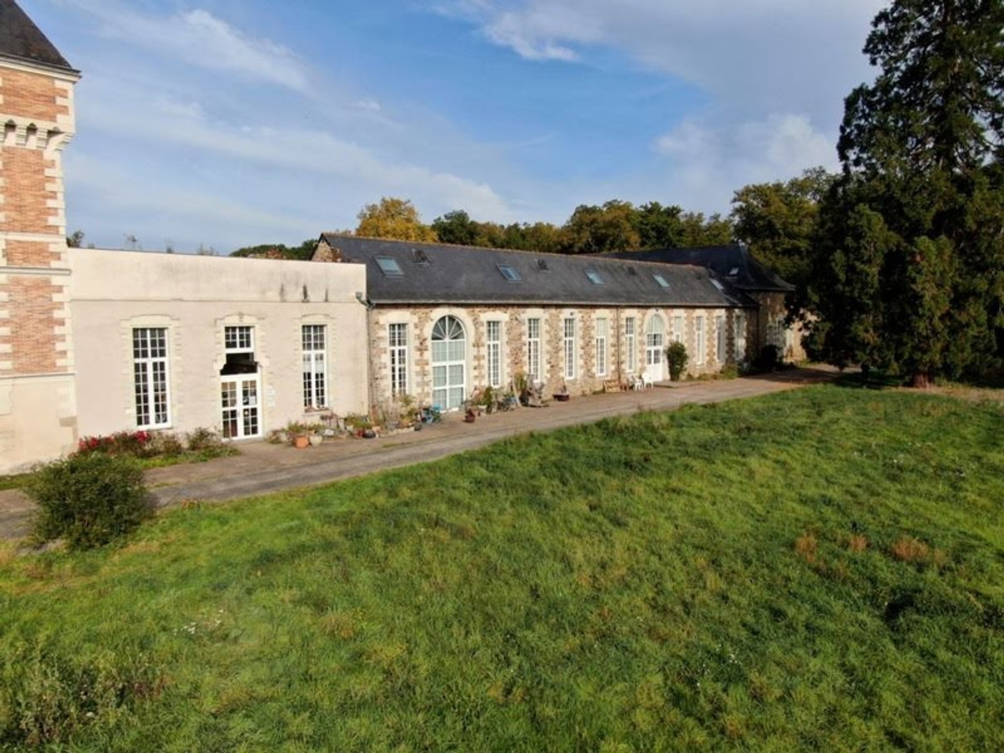 Immeuble 14 pièces 566 m²