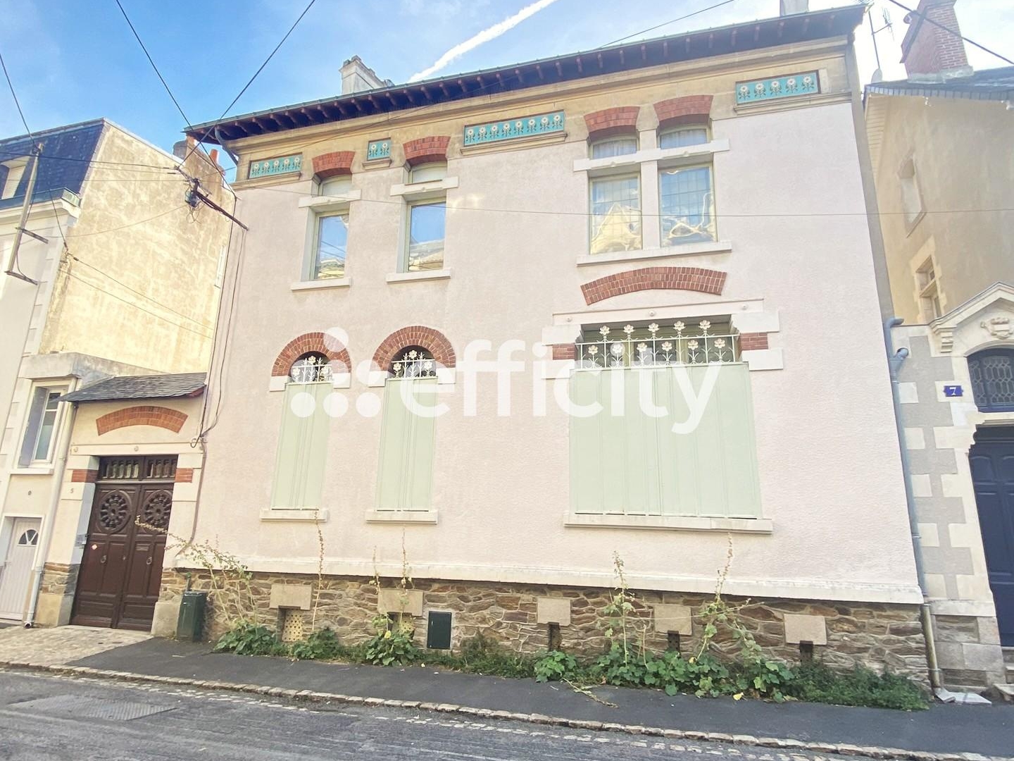 Maison 11 pièces 240 m²
