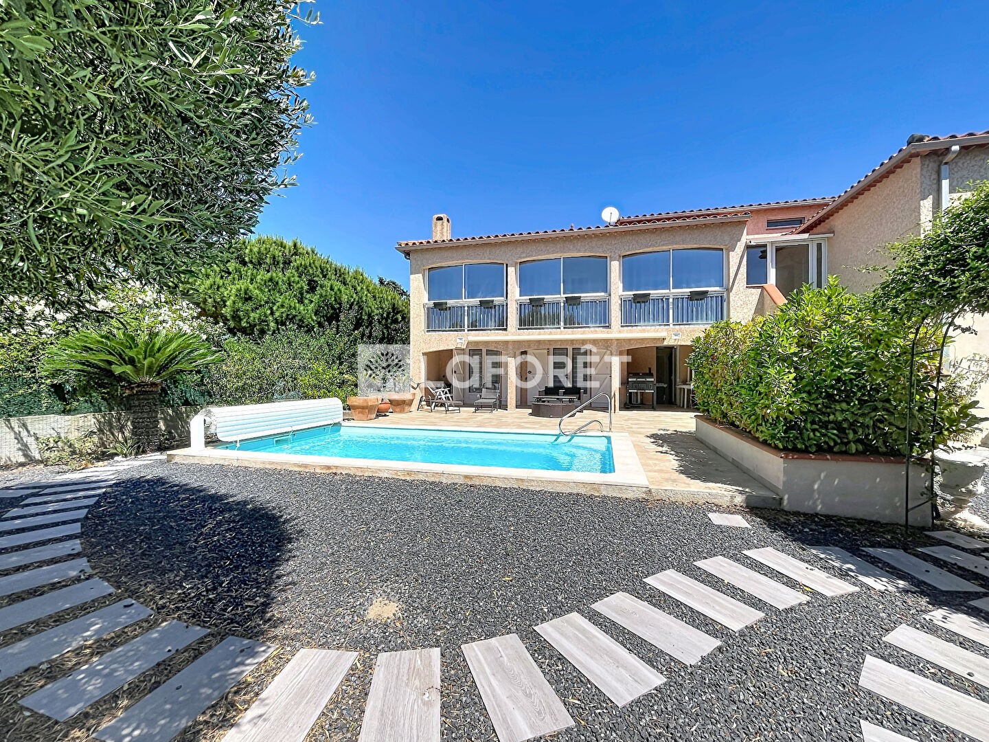 Maison 5 pièces 220 m²