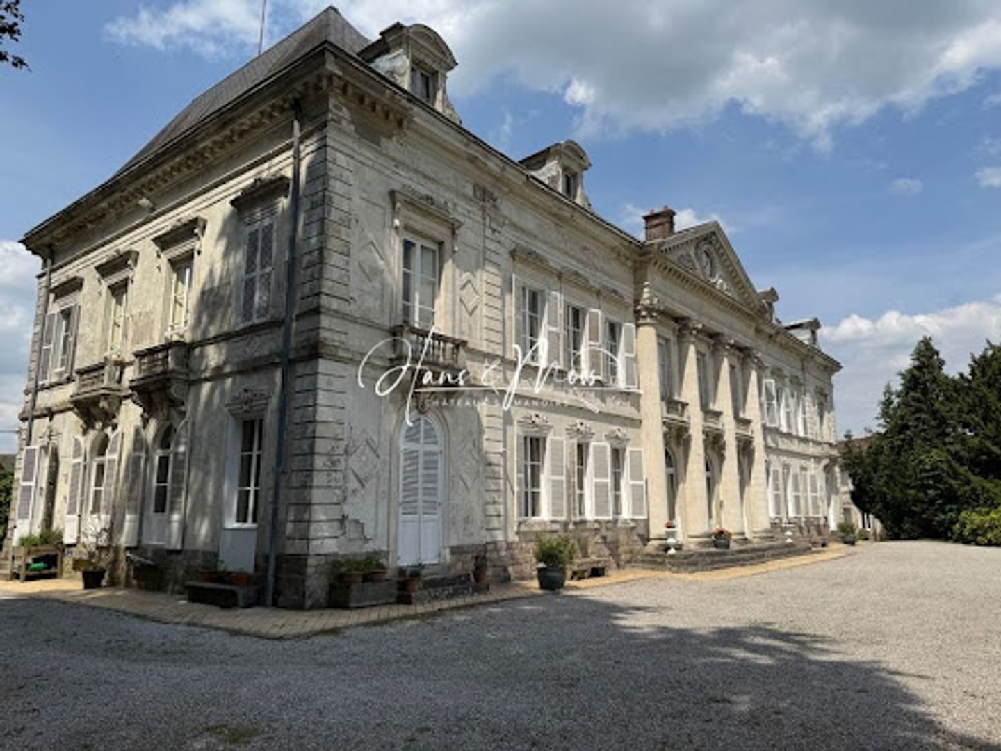 Château 17 pièces 700 m²