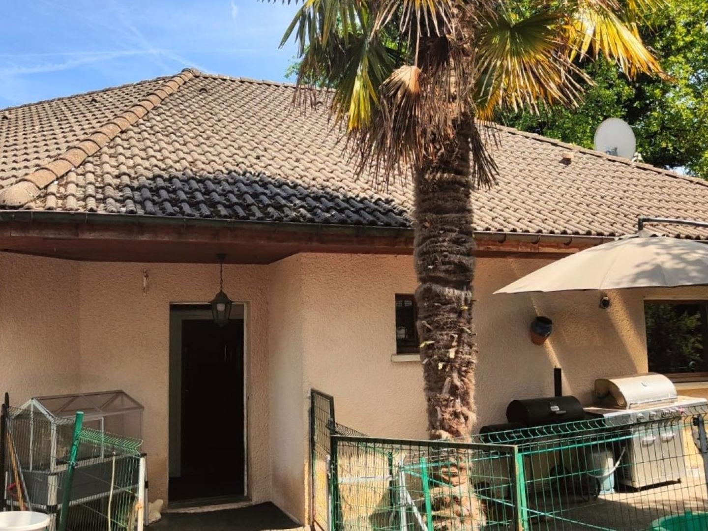 PERS-JUSSY : MAISON TRADITIONNELLE TERRAIN 1300 M²