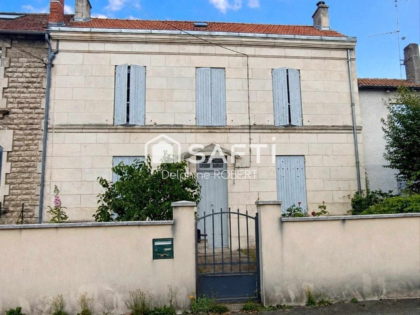 Maison 3 chambres, 1 cave, 1 garage et 1 jardinet