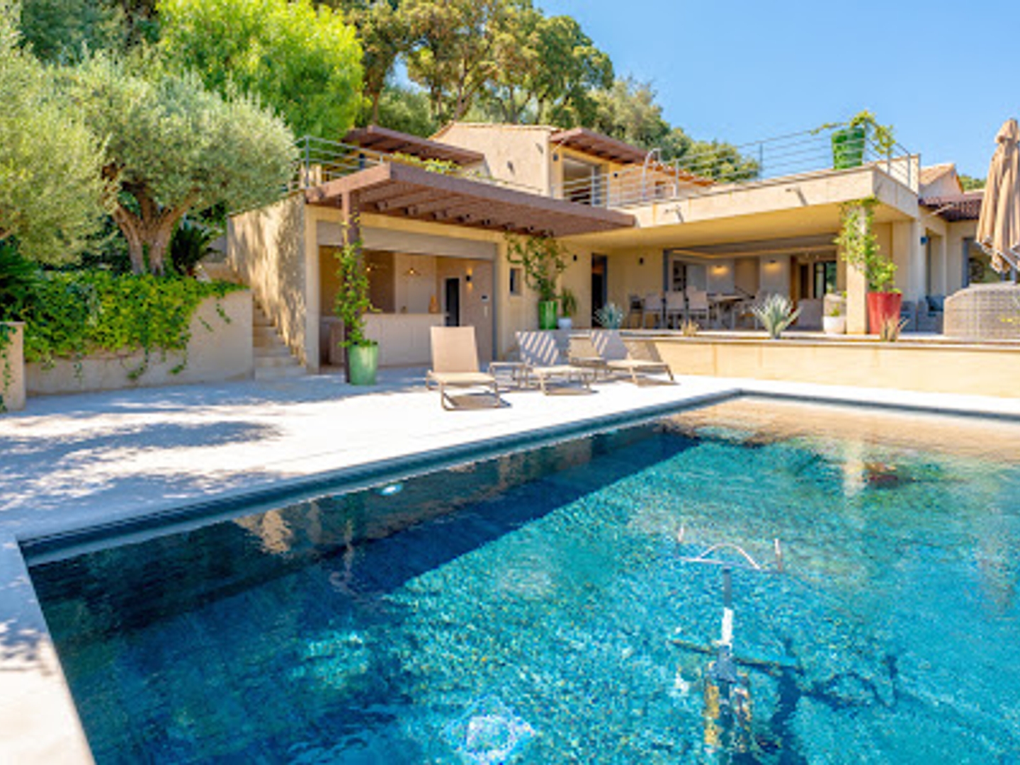 Maison à vendre - 7 pièces - 267m2 - Sainte-Maxime (83120)