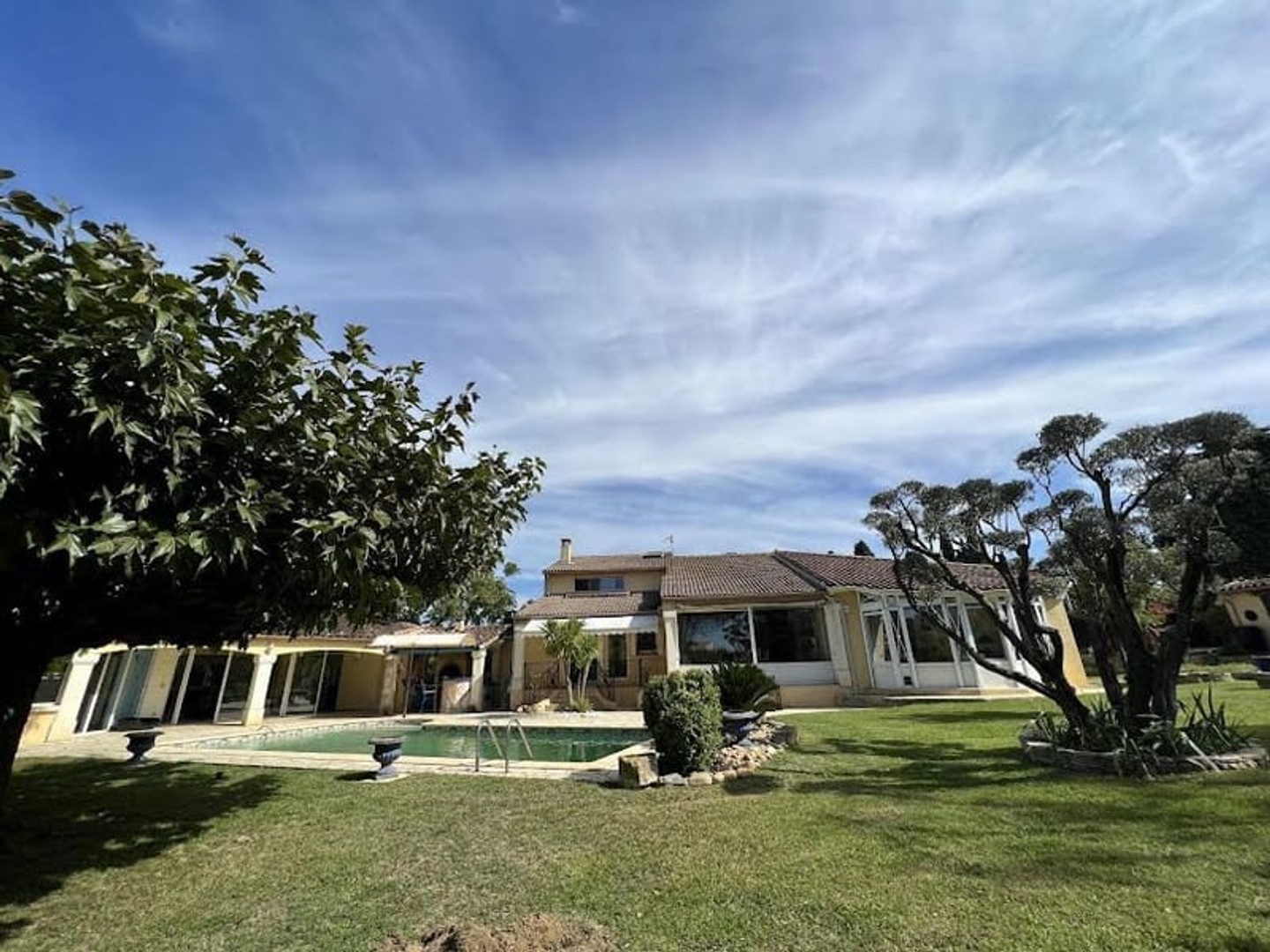 Villa 8 pièces 250 m²