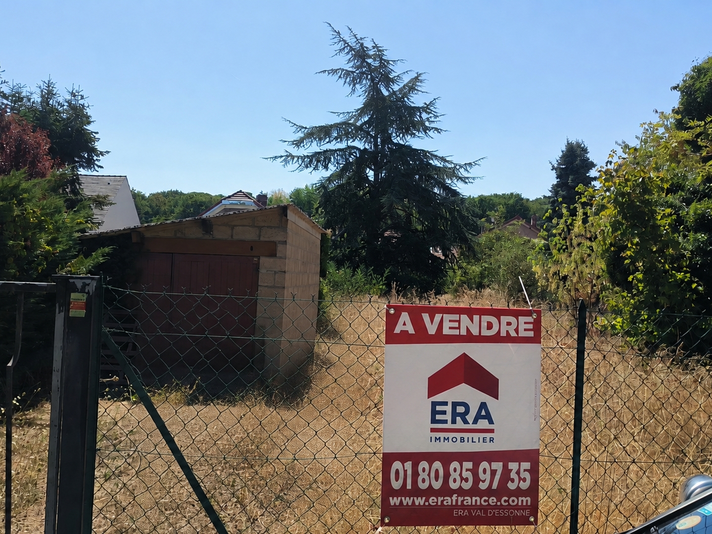 Terrain 563 m²