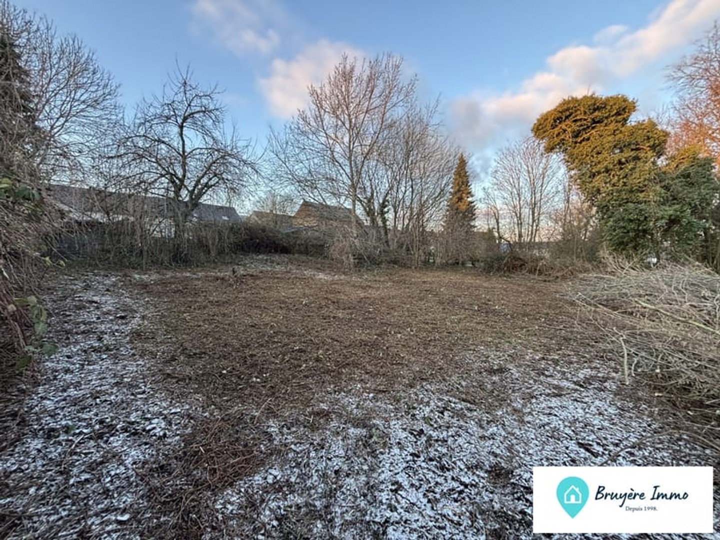 Terrain 859 m²