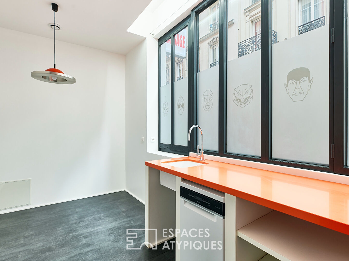 Parking / garage / box à vendre - 80m2 - Paris 18e (75018)