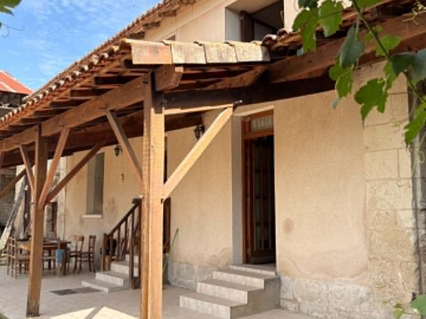 Maison à vendre - 3 pièces - 83m2 - Saint-Genest-D'am... (86140)