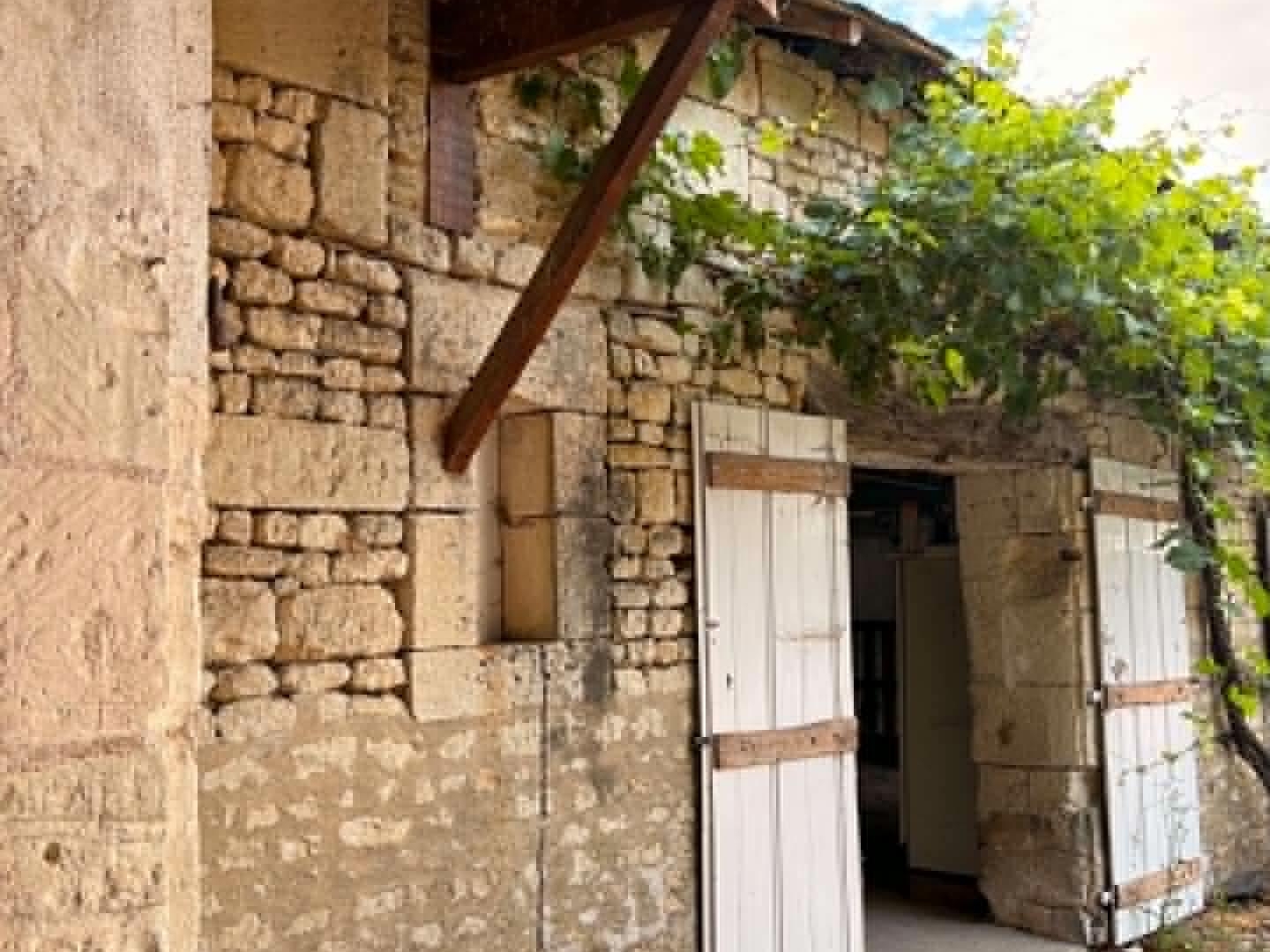 Maison à vendre - 3 pièces - 83m2 - Saint-Genest-D'am... (86140)