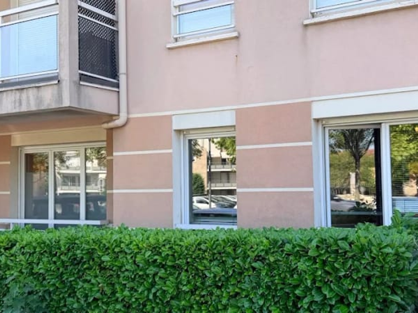 Locaux à vendre - 4 pièces - 99m2 - La Tour-De-Salvagny (69890)