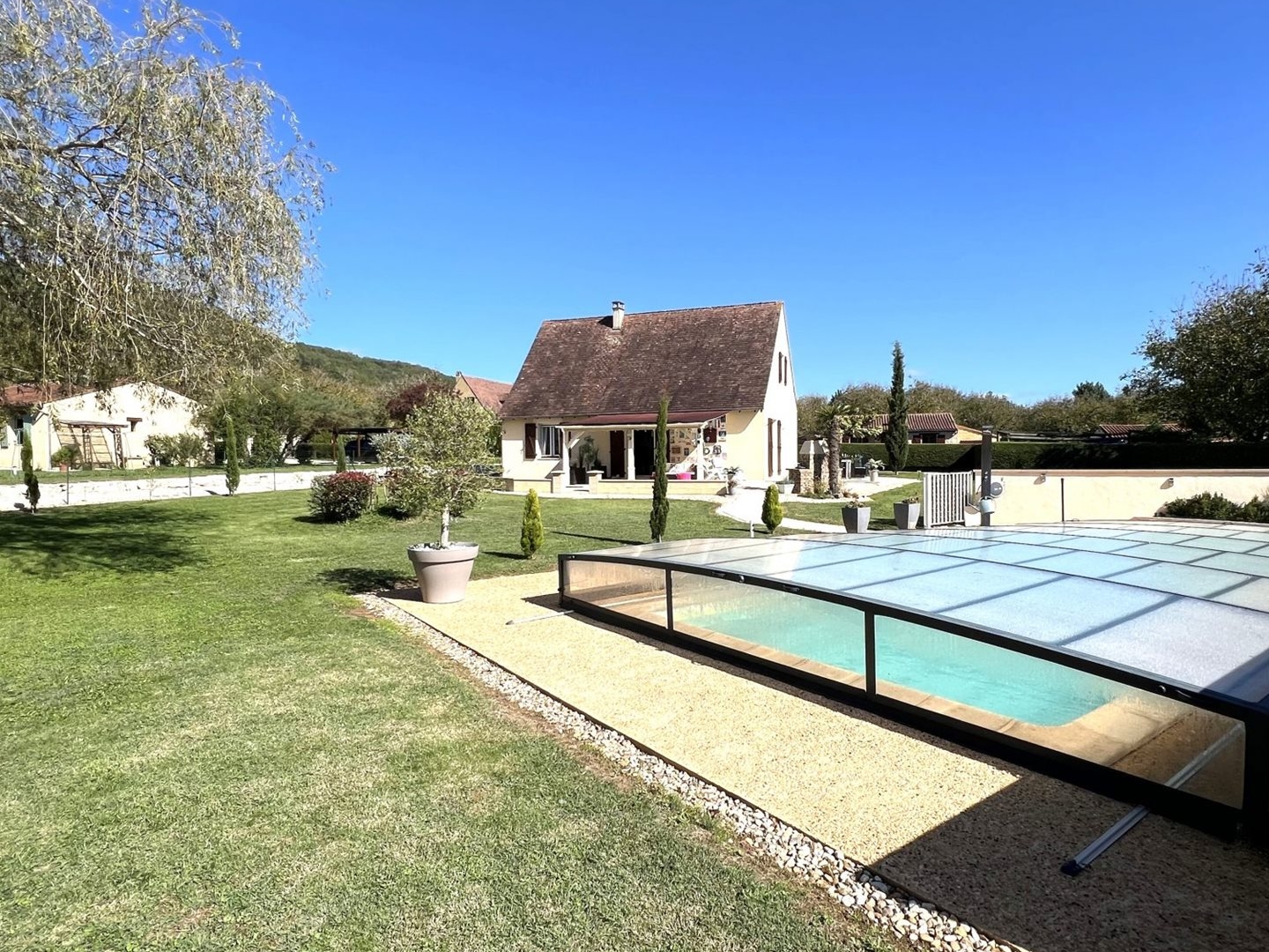 Superbe propriété individuelle de trois chambres et deux salle