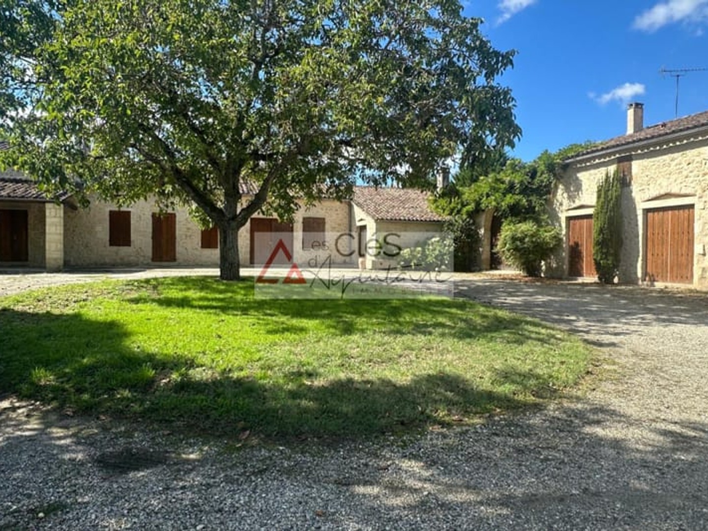 GRANDE PROPRIETE 225 m2 AVEC DEPENDANCE LANGON