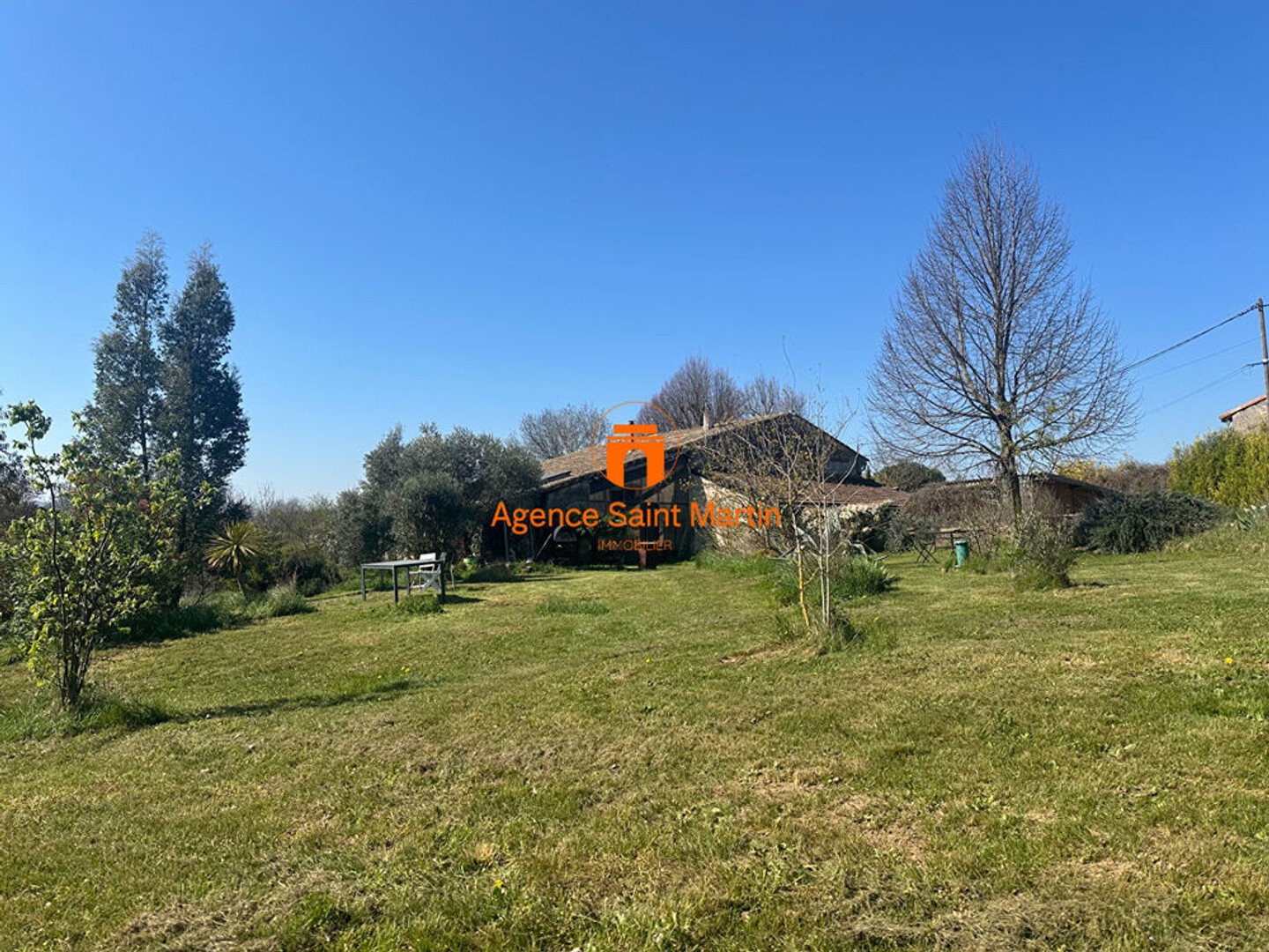 Maison de charme de 227 m² avec Piscine sur 5 500 m² de Terrain