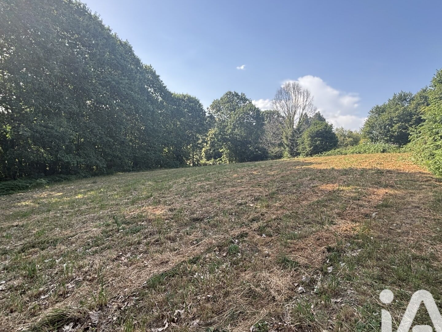Terrain 1044 m²